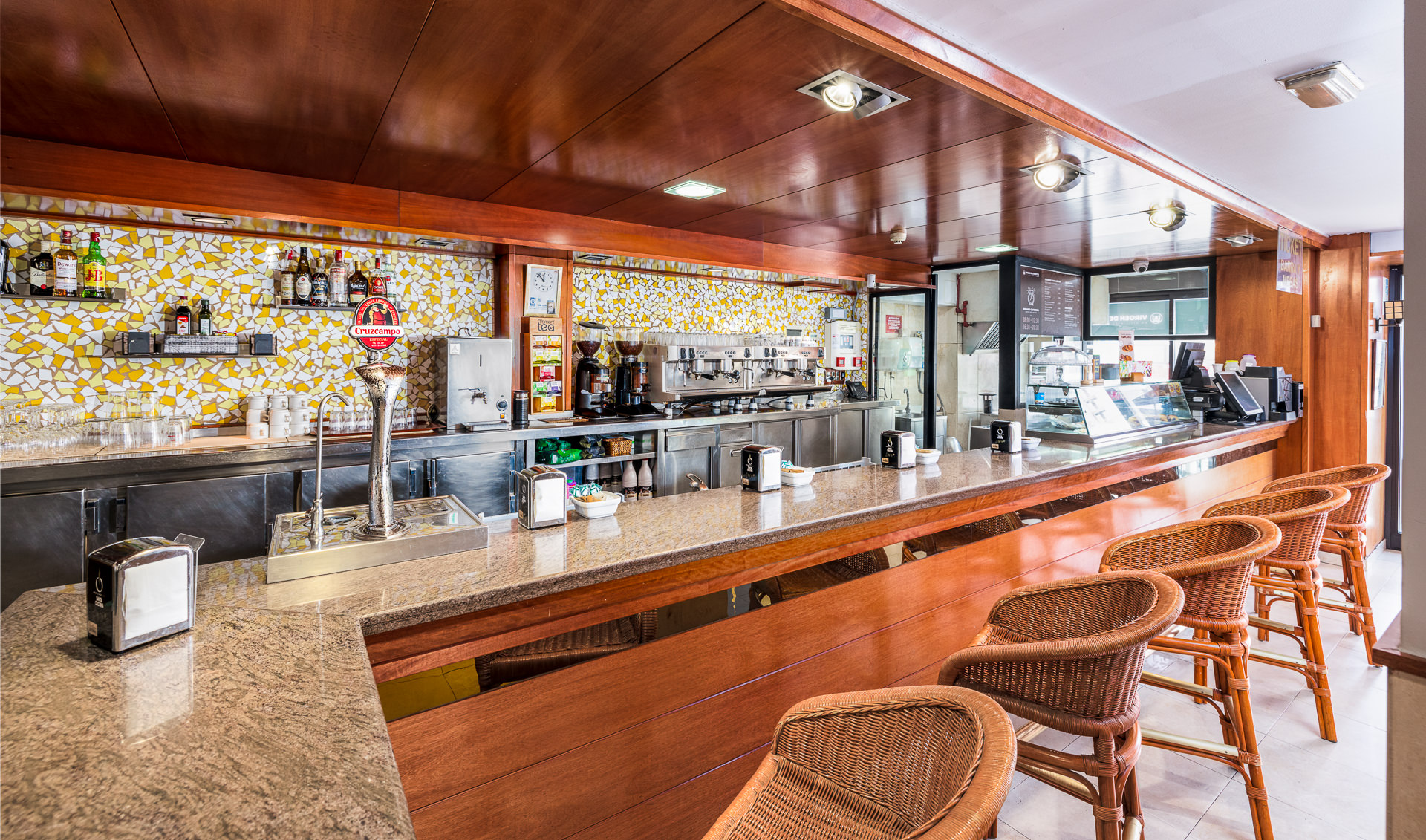 001_alta_virgendelosreyes Churreria.jpg